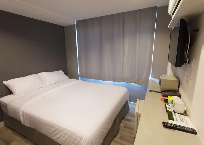 Nantra Ploenchit Hotel 3*