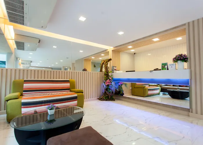 Nantra Ploenchit 3*