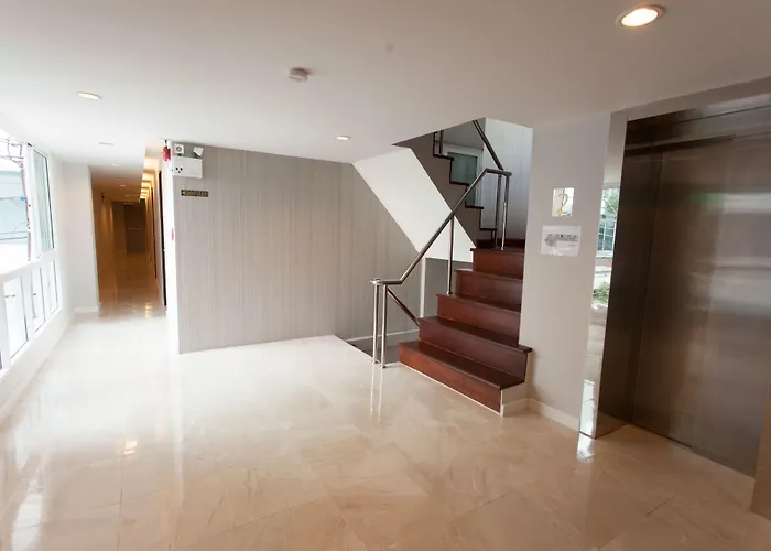 Nantra Ploenchit 3*