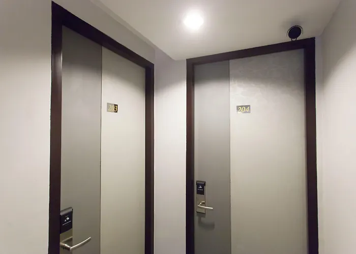 Nantra Ploenchit Hotel 3*