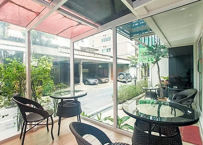 Nantra Ploenchit Hotel