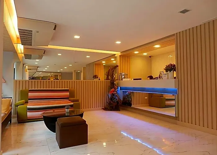 Nantra Ploenchit 3*